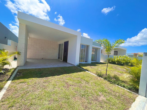 Vendo Casa En El Residencial Bávaro Punta Cana, República Dominicana