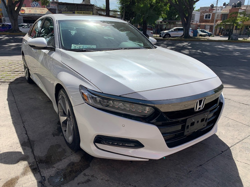 Imagen 4 de 15 de Honda Accord Touring Modelo 2019