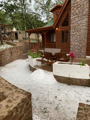 Se Vende Cabaña Estilo Californiana En Amealco, Terreno 4,400 M2, Super Lujo !
