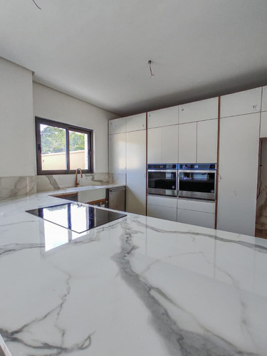 Townhouse En Cumbres De Guataparo