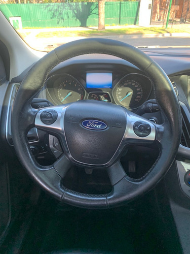 Imagen 8 de 18 de Ford Focus 4p 2.0l N Mt Titanium