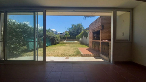 Duplex 3 Dormitorios - Quincho Y Pileta - B° El Refugio