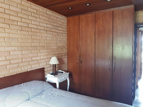 Casa De Condomínio À Venda Na Rua D, Braunes, Nova Friburgo - Rj - Liv-7661