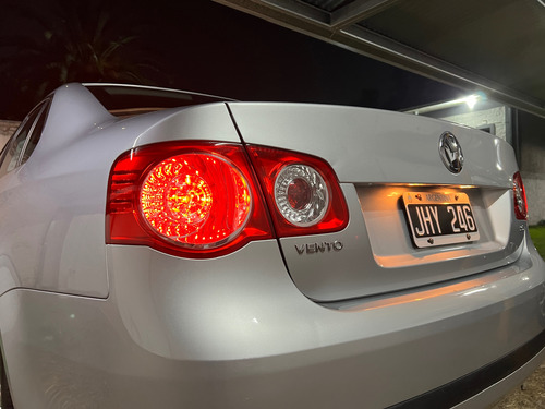 Volkswagen Vento 2.5 Advance 170cv