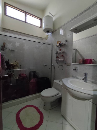 Imagen 10 de 22 de Adriana Atienzo Vende | Apartoquinta En Urb. Prebo (foc-1089)