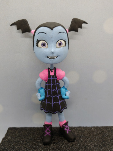 Adorno Vampirina