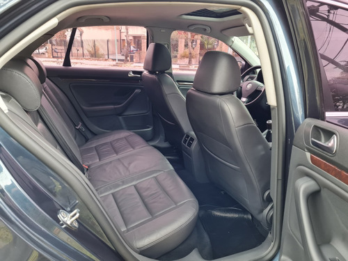 Imagen 12 de 14 de Volkswagen Vento 2.5n Luxury Mt 2009