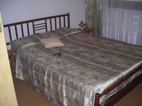 Casa En Venta Brava 3 Dormitorios- Ref: 372