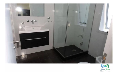 Vendo Casa De 4 Dormitorios Con Piscina En Barrio Privado, Playa Mansa, Punta Del Este