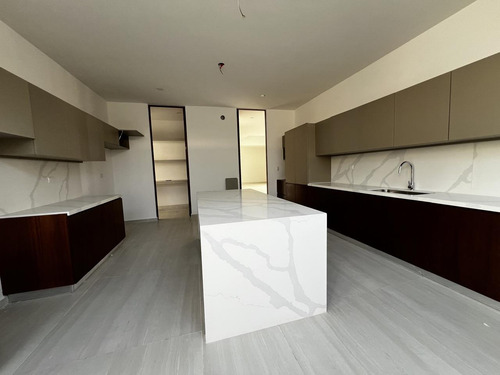 Casa En Venta Merida, En Privada, Con 562 Mt De Construccion