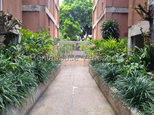 Amlio Apartamento En Venta En Los Chorros