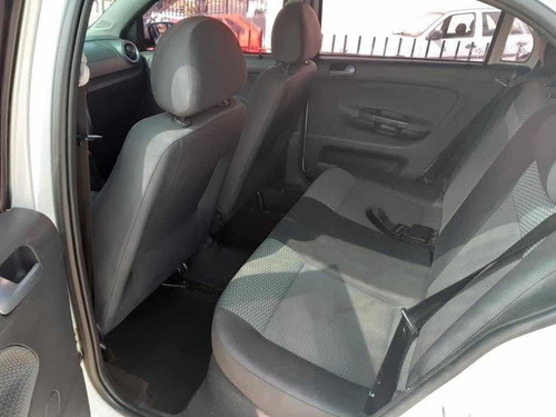 Imagem 5 de 7 de Volkswagen Gol 2012 1.0 Total Flex 5p