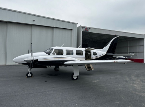 Piper Navajo Ifr Siempre En Hangar