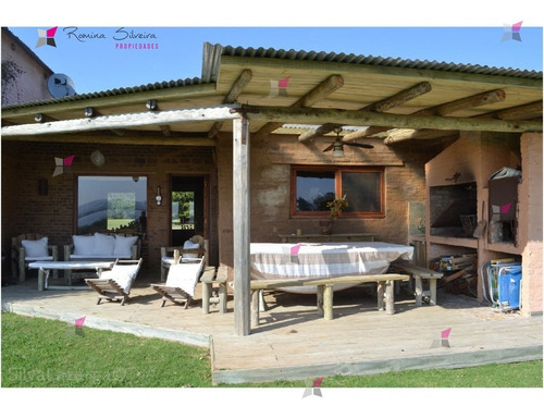 Casa En Punta Ballena, 5 Dormitorios *- Ref: 7977