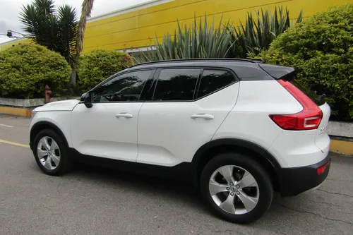 Volvo XC40 2.0 T4 Momentum