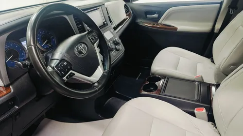 Toyota Sienna 3.5 Limited At