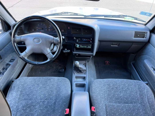 Imagen 8 de 8 de Toyota Hilux Srv 2004 254000km Reales Tatomacaya