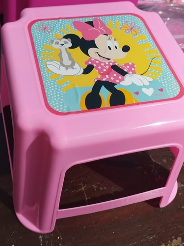Kit Bañito Entrenador Y Banquito Minnie Licencia Disney (Usado)