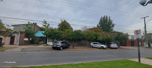 Excelente Propiedad Central, 32 Metros De Frente A Yungay
