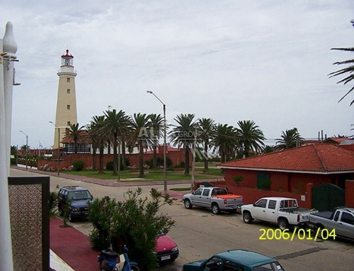 Apartamento En Península.- Ref: 2254