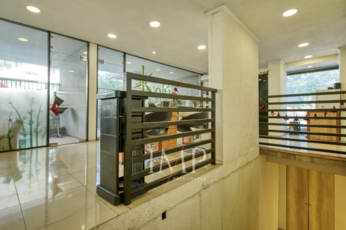 Amplio Local Comercial En Providencia