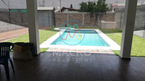 Casa En Renta En Fracc. Citlalin Con Amplio Jardin Y Alberca