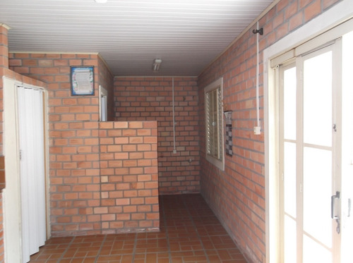Imagem 16 de 19 de Casa Para Venda, 2 Dormitórios, Medianeira - Porto Alegre - 1188