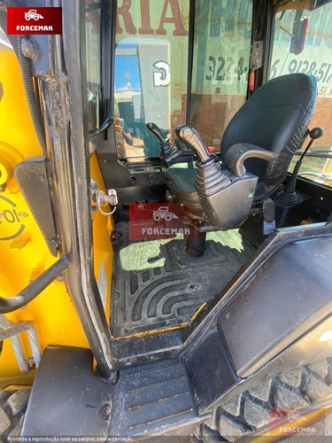 Imagem 4 de 6 de Mini-retroescavadeira Jcb 1cx Ref.208106