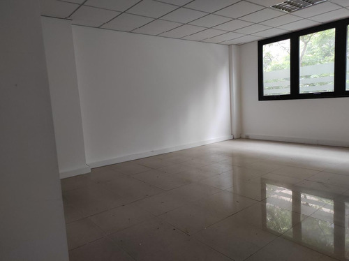 Imagen 6 de 13 de Venta Oficina Con Cochera - Centro
