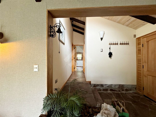 Casa Amoblada En Arriendo De 2 Dorm. En El Arrayan