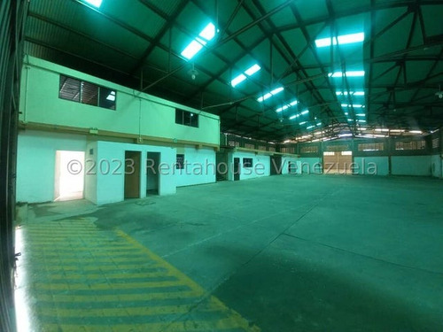 Galpón En Alquiler Con Amplia Mezzanina. Zona Industrial Ii. Yc