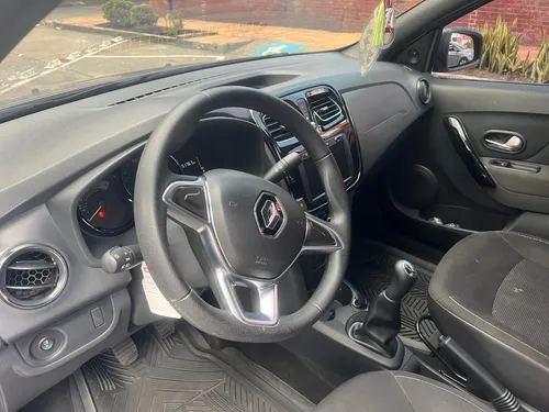 Renault Logan 1.6 Expression / Life +