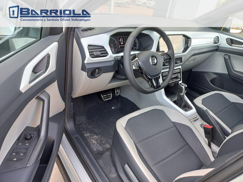 Imagen 8 de 25 de Volkswagen T-cross Highline 1.0 2023 0km - Barriola