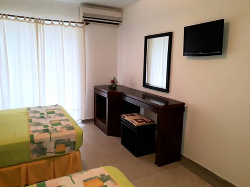 Imagen 7 de 16 de Johanna Castillo Vende Hotel En Playa Caribe 04145951217
