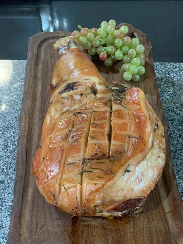 Pernil De Cerdo + 50 Figacitas + 2 Salsas