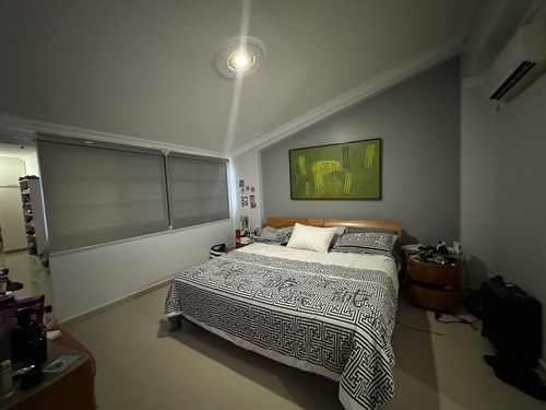 Venta Townhouse Totalmente Amoblado Las Palmas, El Parral Valencia