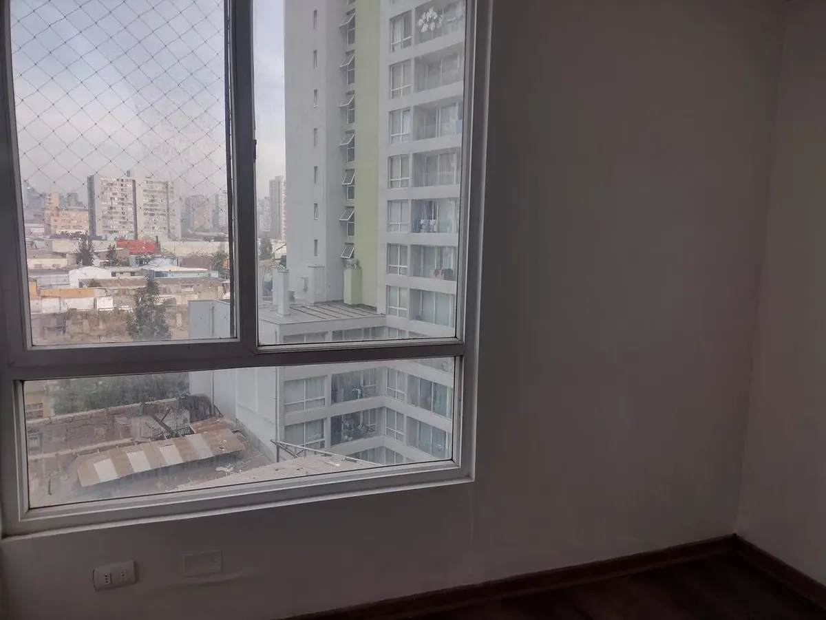 Imagen 2 de 16 de Vendo Ermoso Departamento En Calle Maruri