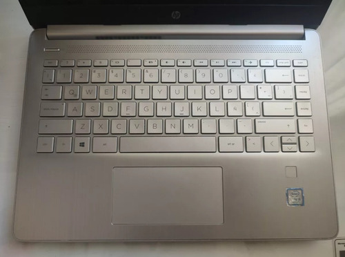 Notebook Hp 14 512gb Ssd M.2 8gb De Ram Con Detalle (Usado)