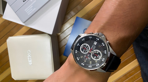 Relógio de malha de couro com cronógrafo Seiko SKS635p1 | Casiocentro