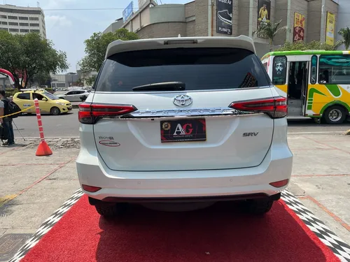 Toyota Fortuner Srv 2.4 4x2 At