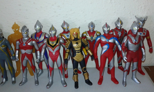 Vendo Paquete De Figuras Sofuvi Ultraman Y Kaijus Preg. Disp (Usado)