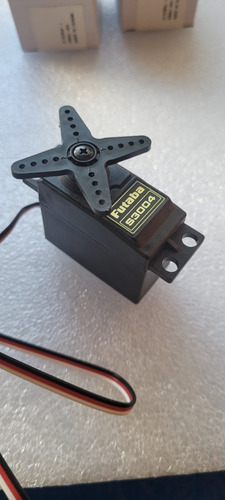 Servo estándar Futaba S3004