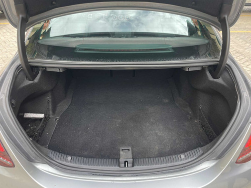 Imagen 12 de 15 de Mercedes Benz Clase C 300 Americano