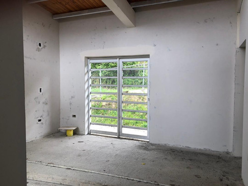 Imagen 3 de 7 de Venta Th Villas De La Lagunita Obra Gris