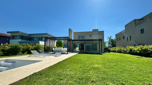 Casa En Venta Puerto Roldan Vista Al Lago Calidad Premium
