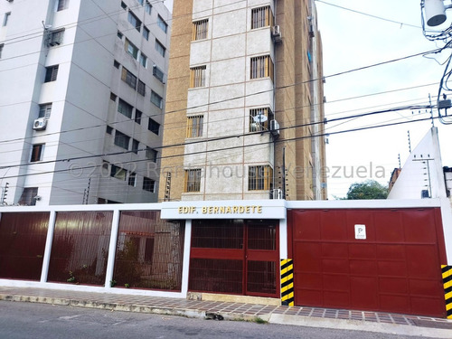 Kl Vende Hermoso Apartamento En El Oeste De Barquisimeto #23-10632