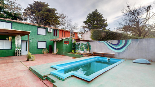 Casa En Barrio Semi Cerrado Club Tenis La Plata