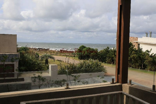 Imagen 3 de 9 de Venta Apartamento Al Frente En Edificio De La Ruta Al Mar La Barra