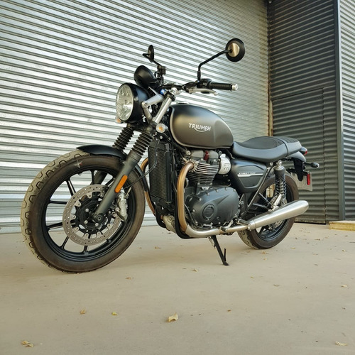 Triumph Street Twin