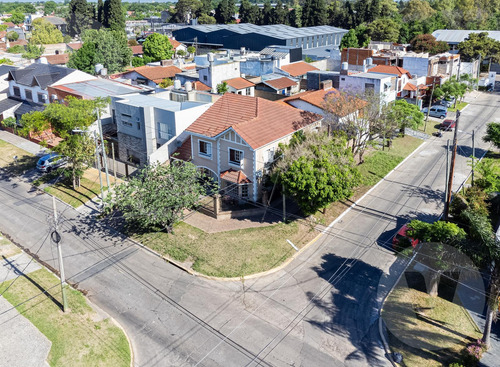 Casa En Venta - Lomas De Zamora, Caseros Al 1700